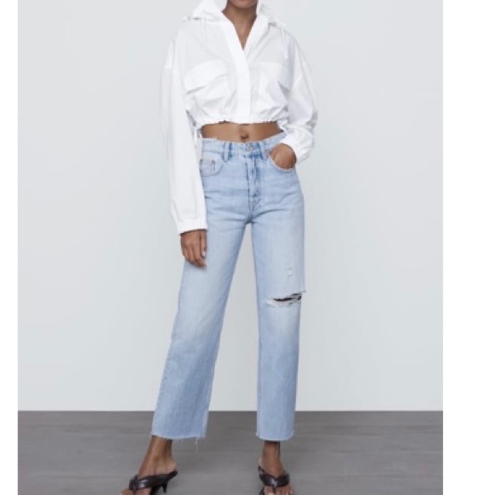 Zara- HI-RISE STRAIGHT LEG JEANS US4